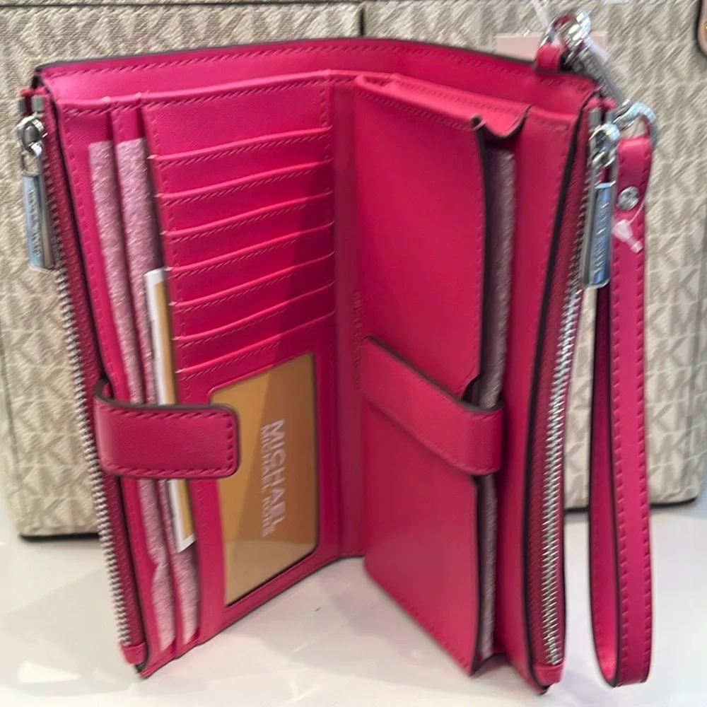 MICHAEL KORS
Jet Set Large Logo Signature Double-Zip Wristlet-Wallet-Phone Holdr - Picture 3 of 16
